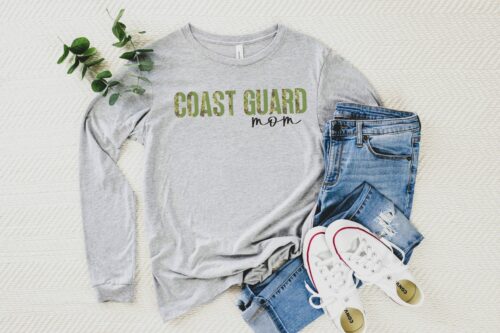 Bella Canvas 3501 long sleeve tee in athletic heather with “Coast Guard” in split camo-green letters and “mom” in black hand lettering